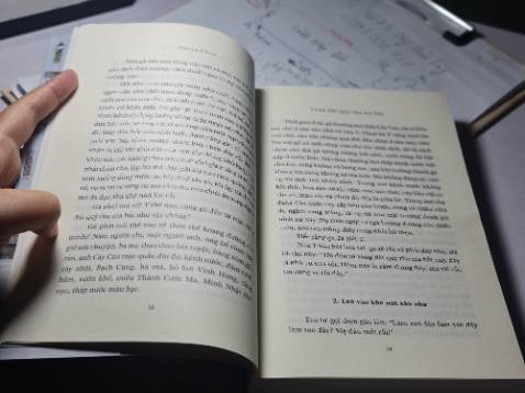 Sách rất đẹp, mùi giấy mê 🫶🫶🫶
Văn phong tốt, nội tâm nv rất hay (phần chị cả, chị hai và chị ba là mình thích nhất thôi).

Nhưng chắc do gu mình k phải BL nên mình k đồng cảm đc tuyến tình cảm của các nv á.