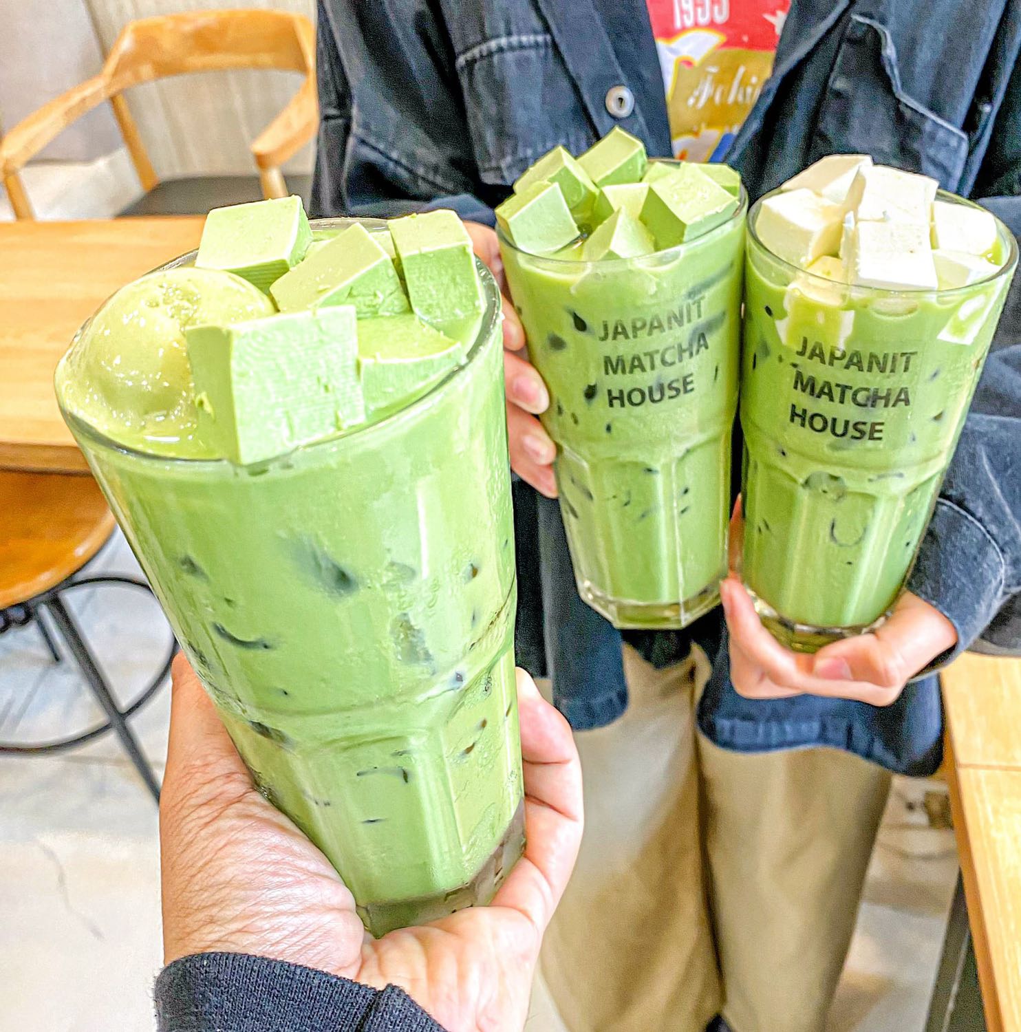 Sản phẩm có chất lượng đúng như mô tả, đóng gói chắc chắn, rất đáng tiền, giao hàng nhanh.
P/s: ko có thời gian chụp hình nên mình lấy đỡ hình trên mạng up