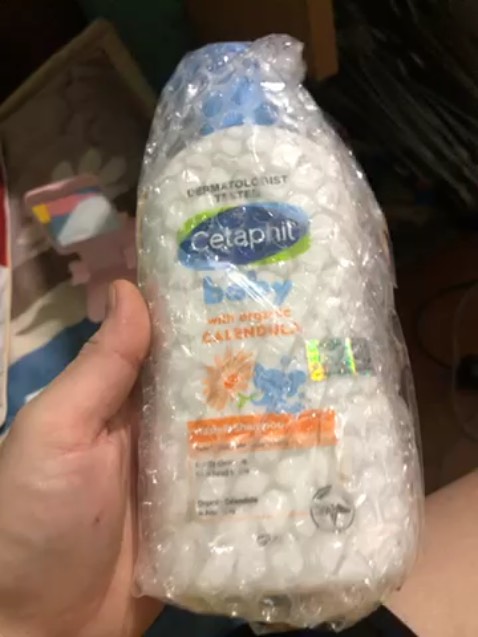 Đóng gói chắc chắn. Mở ra nghe mùi thơm rồi. Hàng chuẩn chính hãng ạ Đóng gói chắc chắn. Mở ra nghe mùi thơm rồi. Hàng chuẩn chính hãng ạ