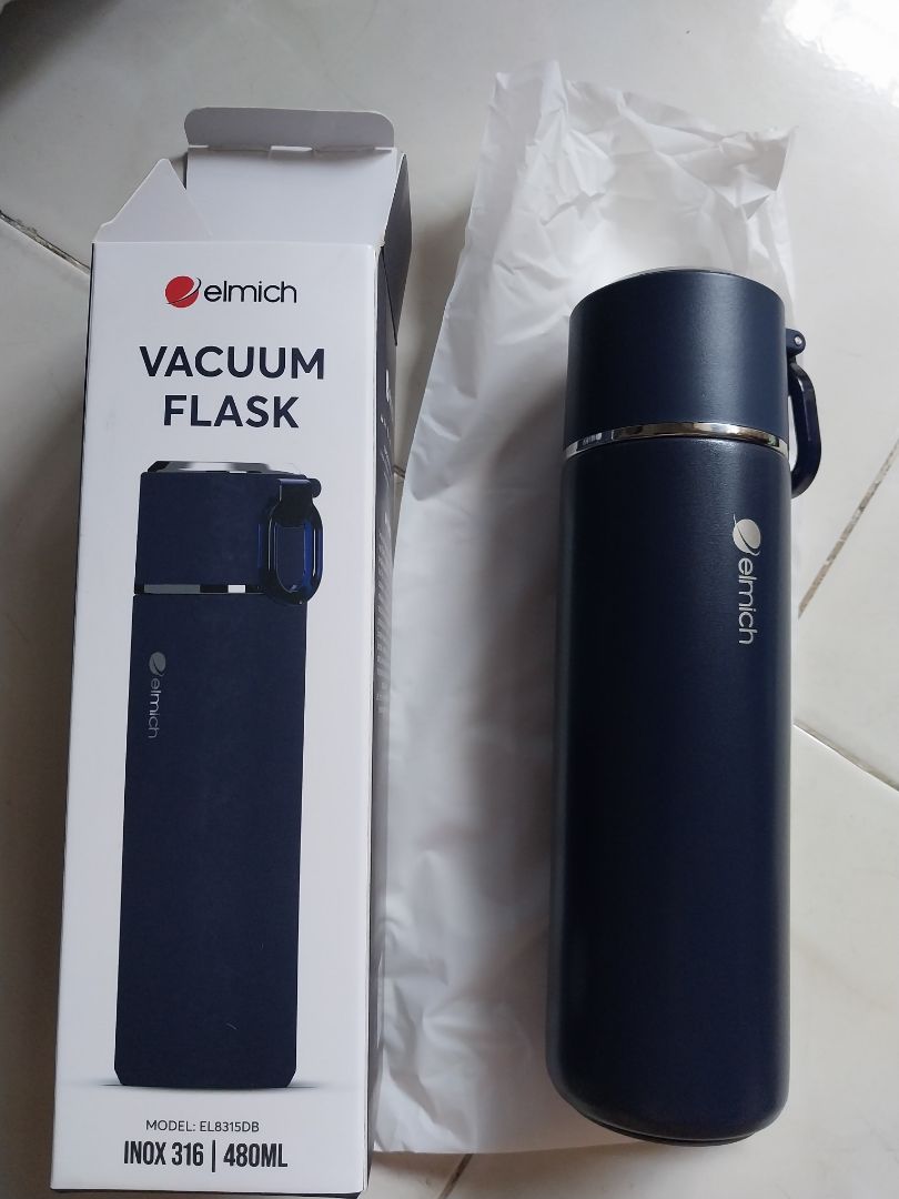 Đối với bình Elmich này tôi phải dành lời khen từ nhà sản xuất vì họ đã tặng thêm 1 vòng silicon thay thế. Họ đã nghĩ đến đều khách hàng cần vì thường chúng ta dùng các đồ silicon mà tiếp xúc với nước theo thời gian nó sẽ bị mốc đen vòng này. Đôi khi chúng ta phải bỏ nguyên cái bình chỉ vì ko có vật liệu thay thế. 
Bình thiết kế đẹp và tinh tế. Mua sale được giá tốt mà tiki giao hàng cũng nhanh chóng. Không có gì để chê luôn