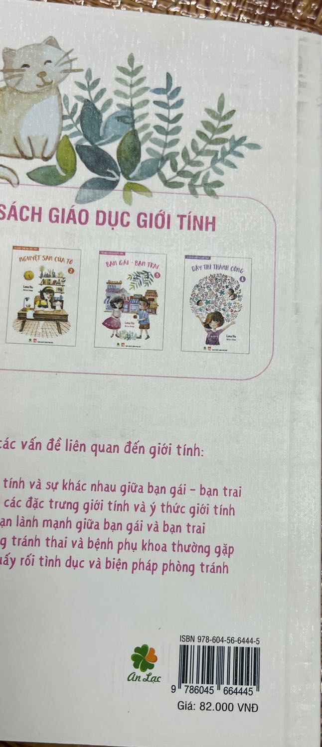 Có đăng kí bookcare nhưng khi giao hàng lại ko có bôkcare, sách khá ***. Nhưng nội dung sách khá hay.