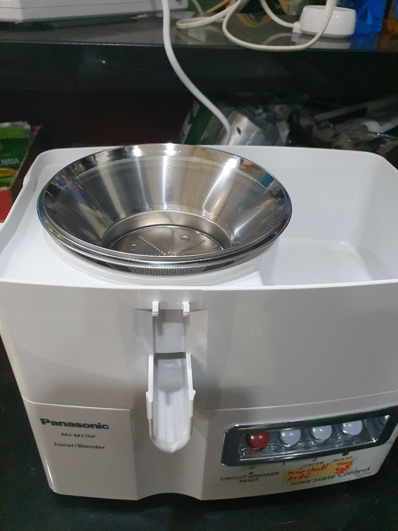 Mình rất thích sản phẩm này. Các bạn nhỏ nhà mình có thể tự xay sinh tố ép trái cây ... rất tuyệt vời