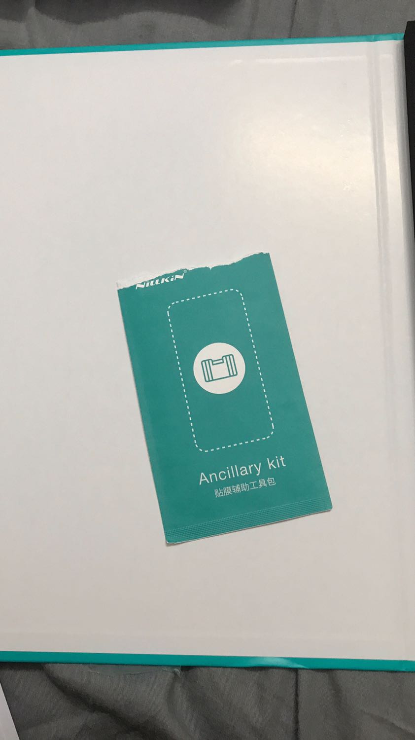 Làm rất chi là xịn xò, hộp đựng rất đẹp, chắc chắn, giao hàng nhanh như 1 cơn lốc xoáy.