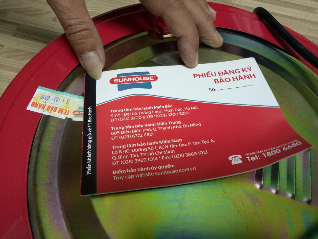 hàng mua từ tháng 6 dùng 1 lần thấy ok lần thứ 2 thì chết hẳn, ko sôi đc tý nào, lật *** lên xem tem bảo hành thì thấy đã bị sử dụng từ bao h rồi, phiếu bh ko ghi j.