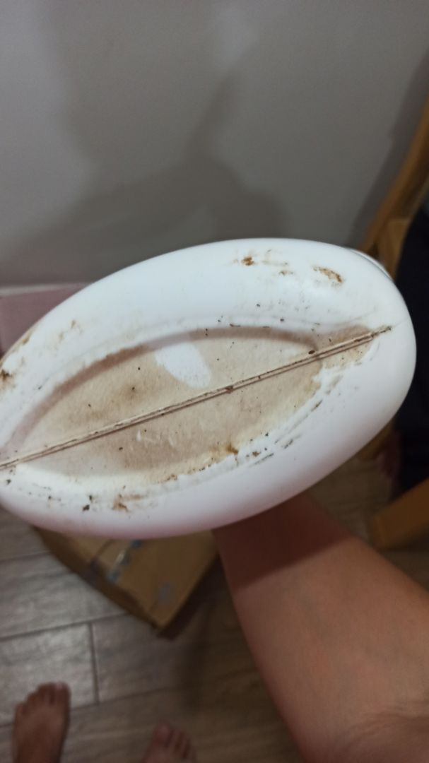 Đóng gói cẩu thả,  không chèn lót
,  bao bì *** tróc tem mạc. Giao hàng không bao giờ gọi báo trước,  toàn đứng trước cửa rồi mới gọi í ới,  trường hợp khách thường xuyên ra ngoài rất bị động trong việc nhận hàng. 
Đã mua nhiều lần trên Tiki,  lần này rất tệ. 
Đánh giá 1* Đóng gói cẩu thả,  không chèn lót
,  bao bì *** tróc tem mạc. Giao hàng không bao giờ gọi báo trước,  toàn đứng trước cửa rồi mới gọi í ới,  trường hợp khách thường xuyên ra ngoài rất bị động trong việc nhận hàng. 
Đã mua nhiều lần trên Tiki,  lần này rất tệ. 
Đánh giá 1*