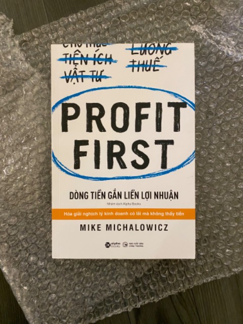 Mưa gió mà Tiki vẫn chuyển, đóng gói cẩn thận, rất ưng luôn.