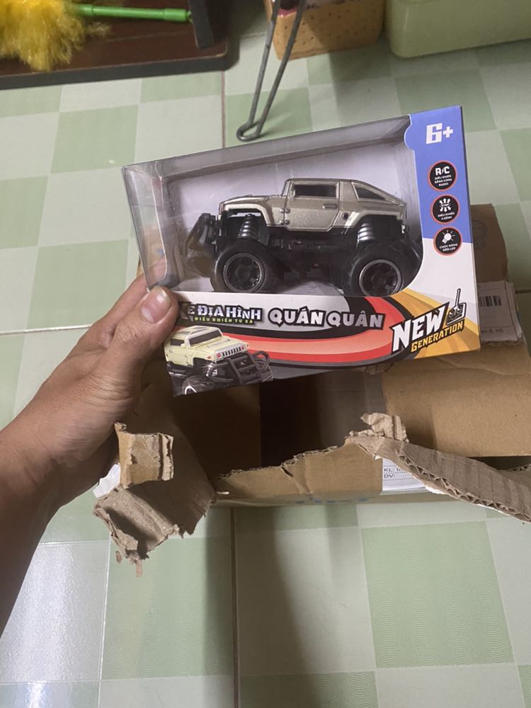 Đóng gói cẩn thận , giao hàng nhanh, đúng mô tả, nhưng không tặng pin