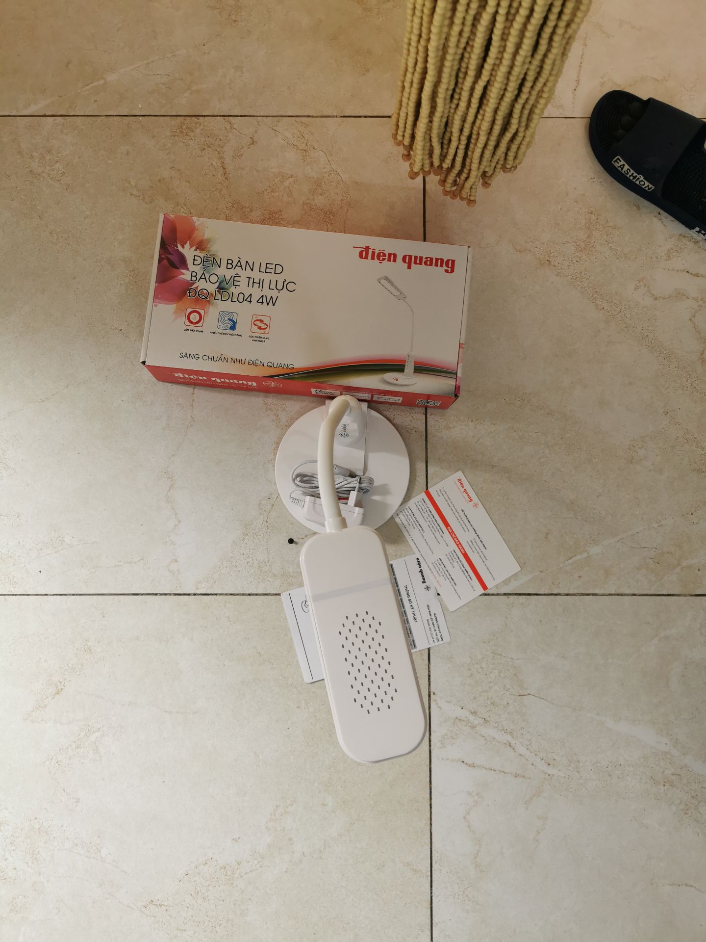 Đc bọc chống xốc khi vận chuyển. 
Hàng còn nguyên seal, ni lông.
Quá đã Tiki ơi