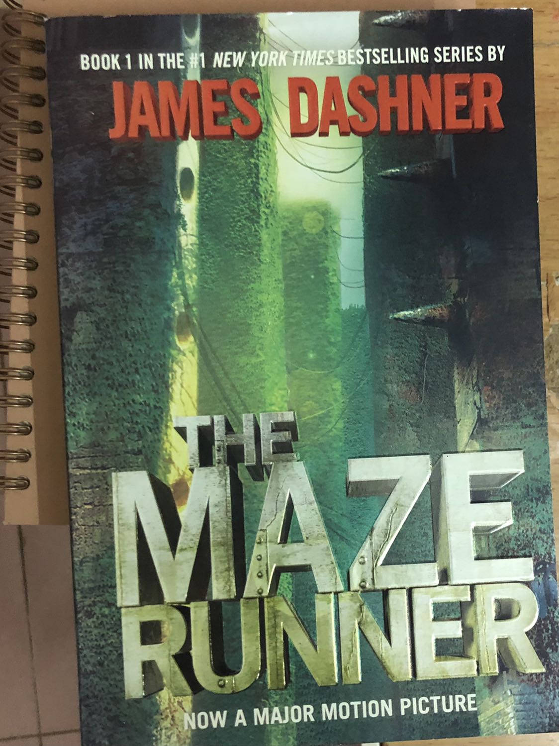 Sách ổn giao hàng cực kì nhanh. Bìa sách hơi mềm, nhìn giống cũ nhưng không sao