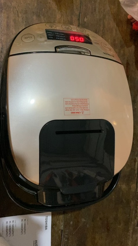 Giao hàng rất nhanh. Đóng gói khá ổn, chưa nấu thử chỉ mở xem hàng thôi tạm thời tặng shop 5 sao