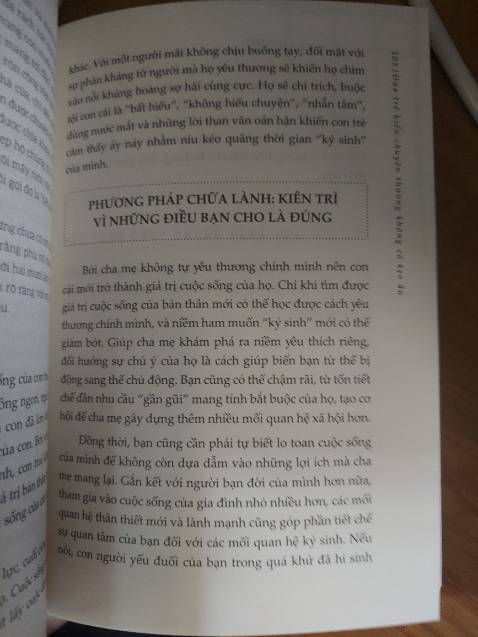 Sách mình thấy khá là hay, có những câu đọc đau lòng lắm, những đứa trẻ hiểu chuyện thường rất thiệt thòi
