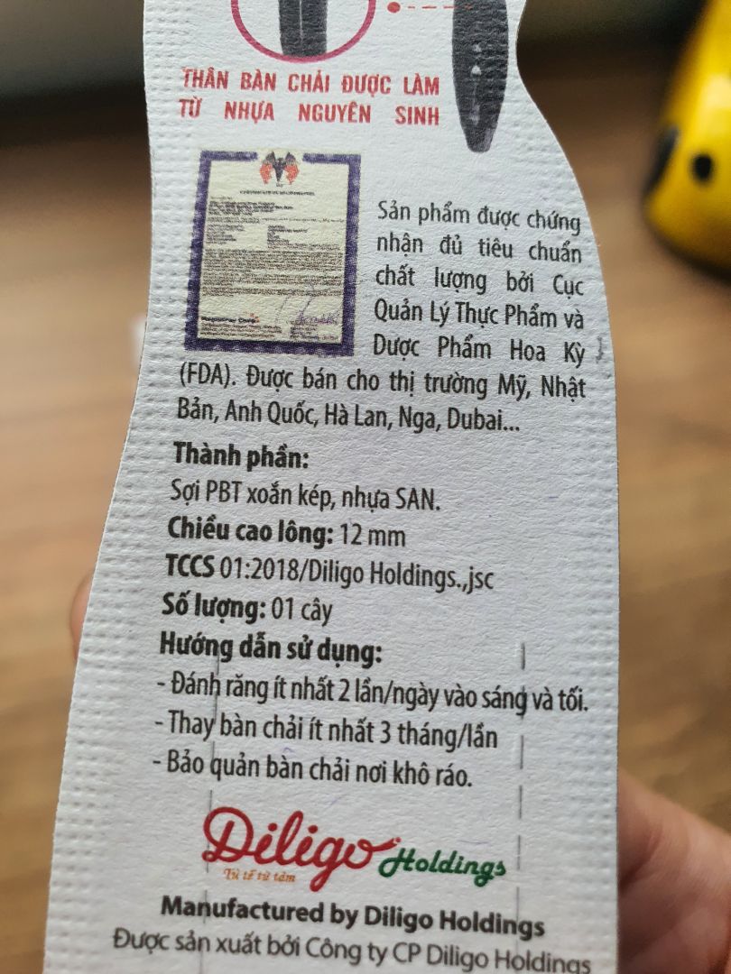 Giá hợp lý, giao hàng nhanh. Lông bàn chải mềm, tay cầm đẹp và chắc chắn, đánh răng ko bị chảy máu chân răng. Mình mua combo 3 chiếc dùng dần.