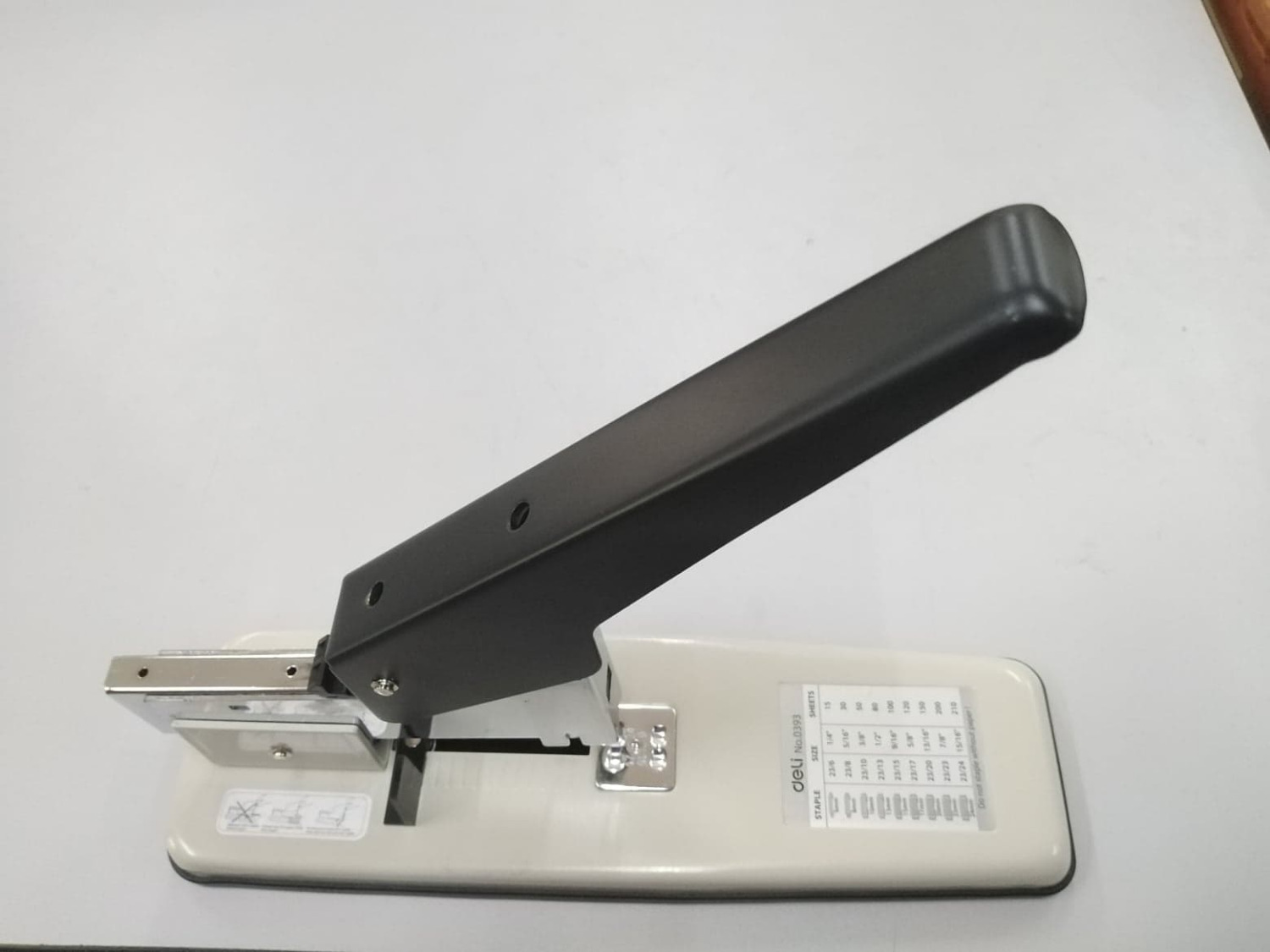 tiki giao hàng nhanh, và đóng gói hàng cẩn thận. sản phẩm được hoàn thiện tốt, đúng như hình giới thiệu, lực bấm nhẹ nhưng có thể đóng được cuốn dày. mình dùng rất vừa ý. tuy giá rẻ nhưng chất lượng rất tốt, mình hài lòng về sản phẩm. cảm ơn shop và tiki. mình sẽ tiếp tục ủng hộ.