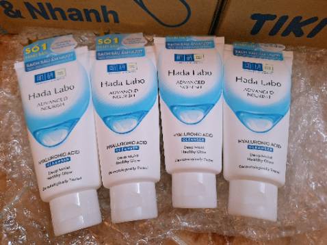 Sữa rửa mặt Hada Labo dùng tốt, rửa sạch, da mịn, không bị nhờn rít, cũng không bị khô da. Giá khuyến mãi, quà tặng vừa xịn vừa cute. Đóng hộp gọn gàng sạch đẹp, giao hàng siêu tốc. 💯🩵