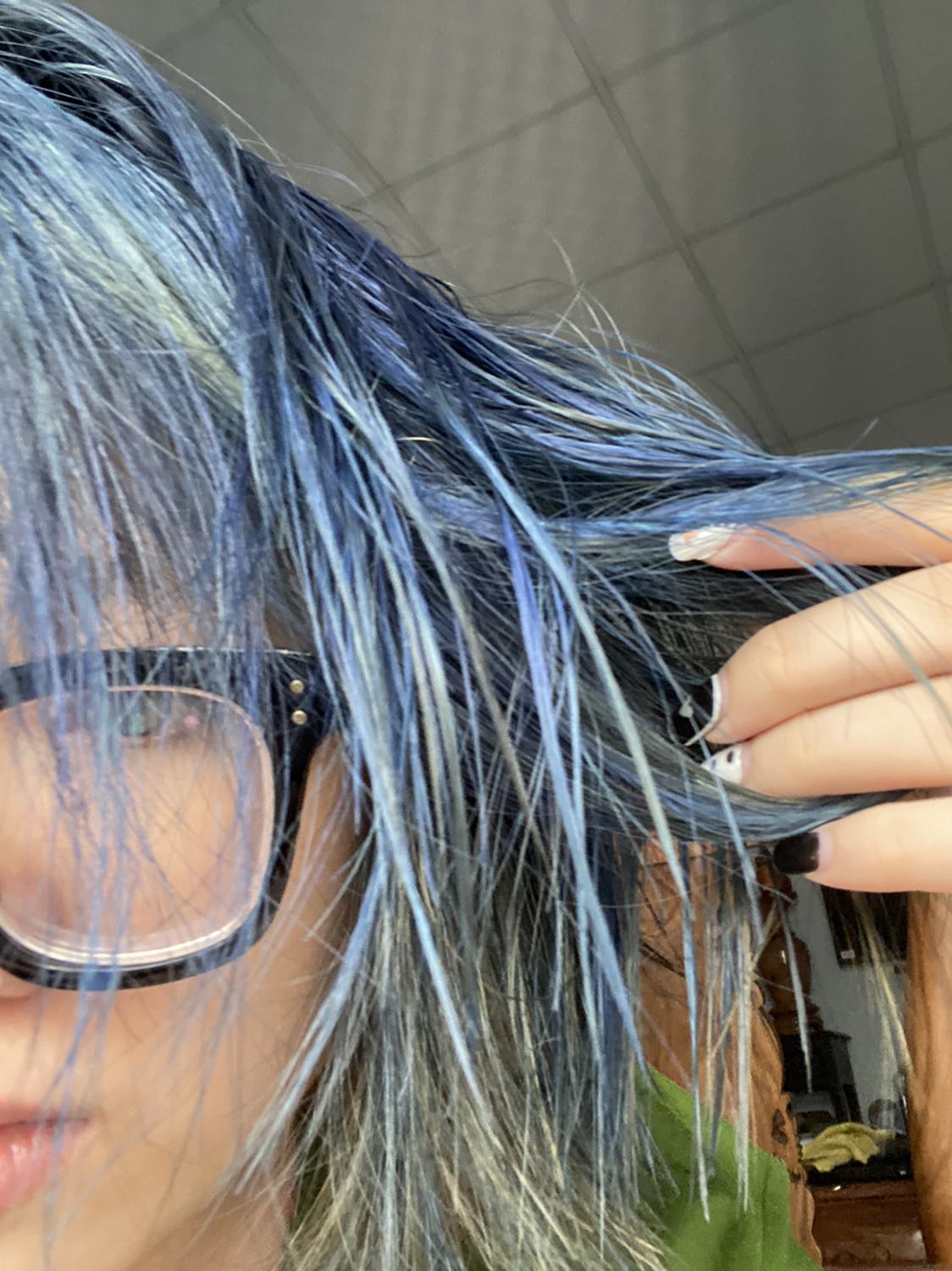 Ultr đen chì, tự nhiên nhuộm ra xanh dị chời 😳 tóc có tẩy và nâng tone