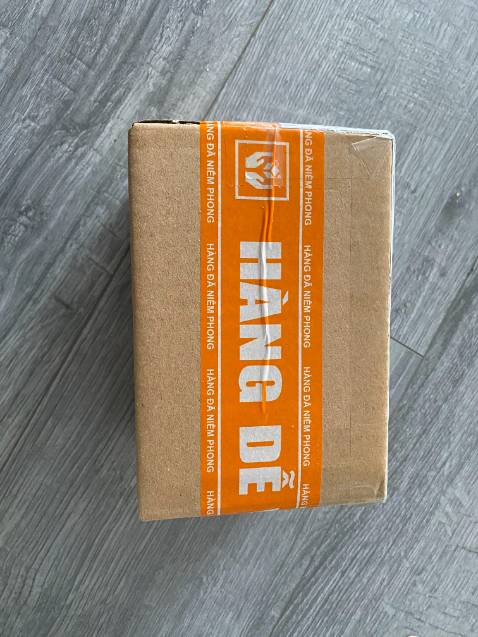 Ống nhòm nhỏ gọn dễ mang theo. Nhìn khá tốt, ở khoảng cách 100 m có thể đọc được biển số xe.