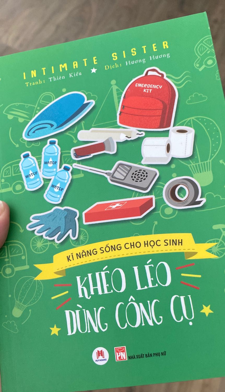 Sách dễ thương. Phù hợp cho học sinh cấp 1. Những trò chơi con nít nho nhỏ vui vui được mô tả trong cuốn sách này. Có những thử thách vui vui đặt ra cho học sinh. Các em nên được trang bị những kĩ năng cơ bản này.