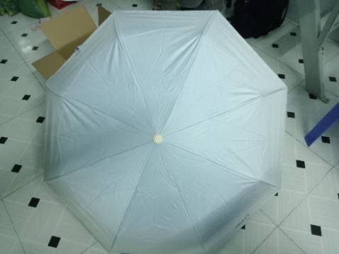 Gọn nhẹ, chống nước tốt, khung ô to, chắc chắn, dễ sử dụng,  đóng gói kĩ càng, giao hàng nhanh😍