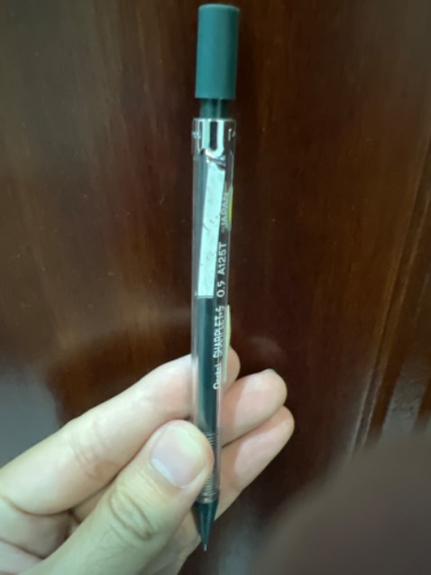 Sản phẩm bị lỗi, bị méo. Cần trả lại hàng.