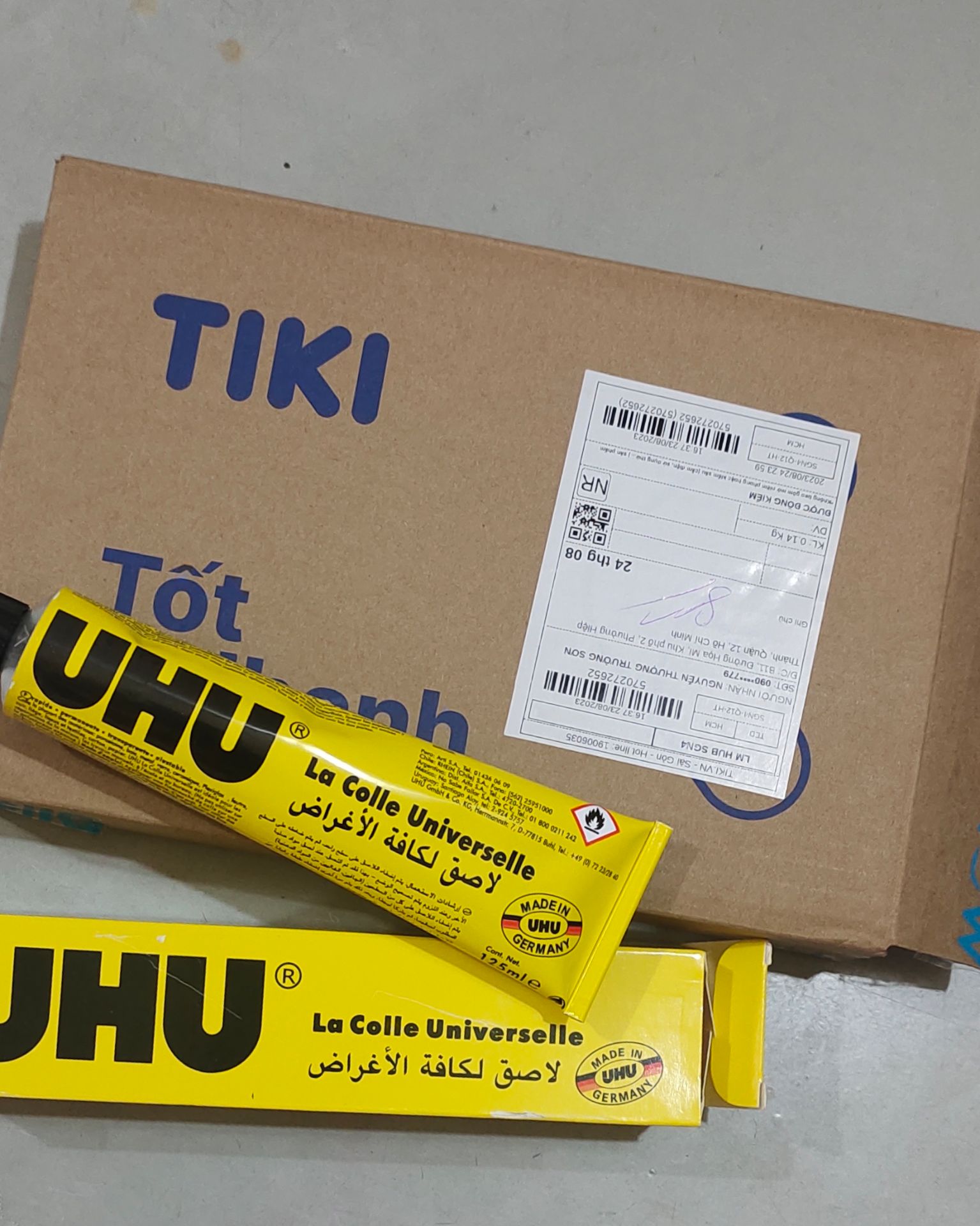 Tuýp keo UHU đúng như mô tả, hành xịn chính phẩm đàng hoàng, khòng phải là hàng fake,chất lượng keo dán rất tốt, mình đã tesst với đôi dép da củ, độ bám dính rất chắc. Tiki đóng gói rất chắc chắn, giao hàng rất nhanh chóng ( chỉ một ngày là nhận được hàng rồi) mình rất hài lòng, chấm 5 sao cho Tiki và shop bán hàng nhé