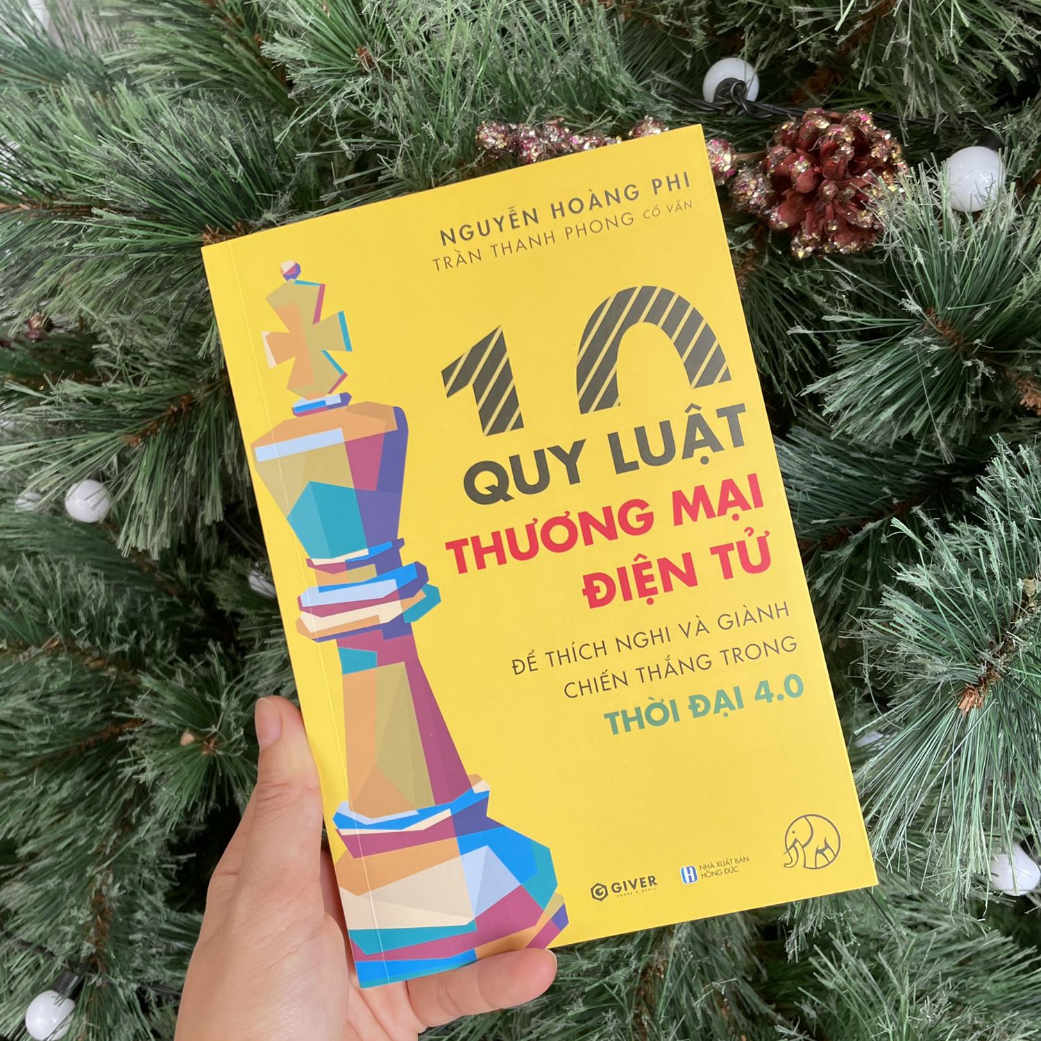 Bộ sách đẹp, bao bì chỉn chu, đóng gói kỹ càng, giao hàng nhanh. Nội dung combo bao gồm nhiều cấp độ, tham khảo nhanh các cách thao tác quan trọng trên sàn, đến chia sẻ kinh nghiệm về kinh doanh trên sàn Tmđt Việt Nam, thế giới và các quy luật cốt lõi khi kinh doanh điện tử. Nếu muốn nắm bắt nhanh chóng, tổng quát về kinh doanh Tmđt để bắt đầu kinh doanh tự tin, bài bản thì có thể tham khảo bộ sách này.