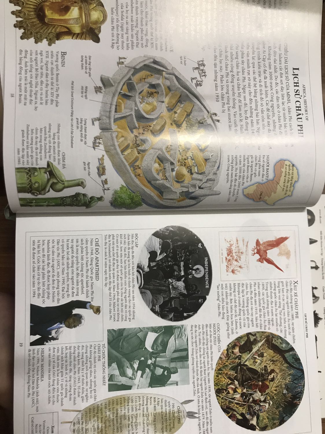 Sách đẹp lắm, in màu đẹp và rõ, trang giấy dày, FAHASA ship nhanh và lót kỹ, sách còn nguyên bọc nilon bên ngoài. Cuốn sách cực to luôn ấy. Nội dung cực hay nhé, ảnh sinh động, nội dung cơ bản và súc tích, đa dạng từ địa, sinh, hoá, lý, sử, văn hoá, thường thức, công nghệ, thiên văn, y học, thể thao, nhạc, vận tải, kỹ thuật. Mình tham khảo qua mấy quyển thì thấy quyển này trình bày rất cuốn, nhiều nội dung hay và đa dạng khó tìm đc cuốn nào bên ngoài (ví dụ như địa lý và các đặc điểm về khu vực đó: con người, động vật, lịch sử...)
Các sách của DH rất là chất lượng nhé.