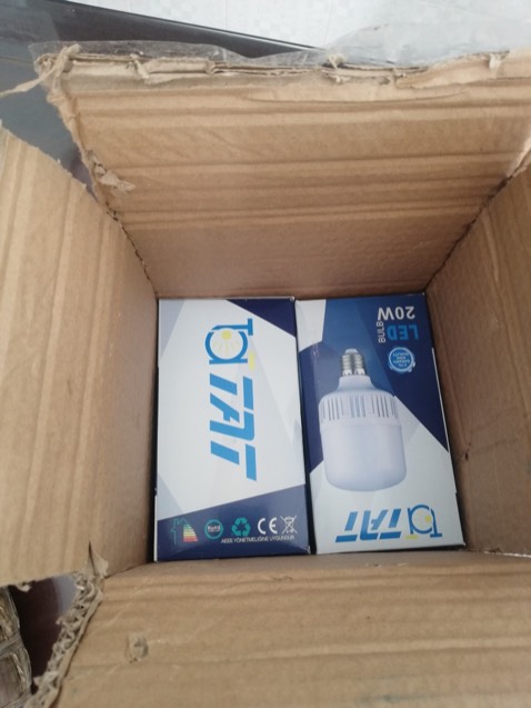Shop giao bóng đèn led 6 bóng không đúng khách đặt mua bóng 30 w nhưng giao 20w tôi để nghi đổi hàng cho đúng sản phẩm