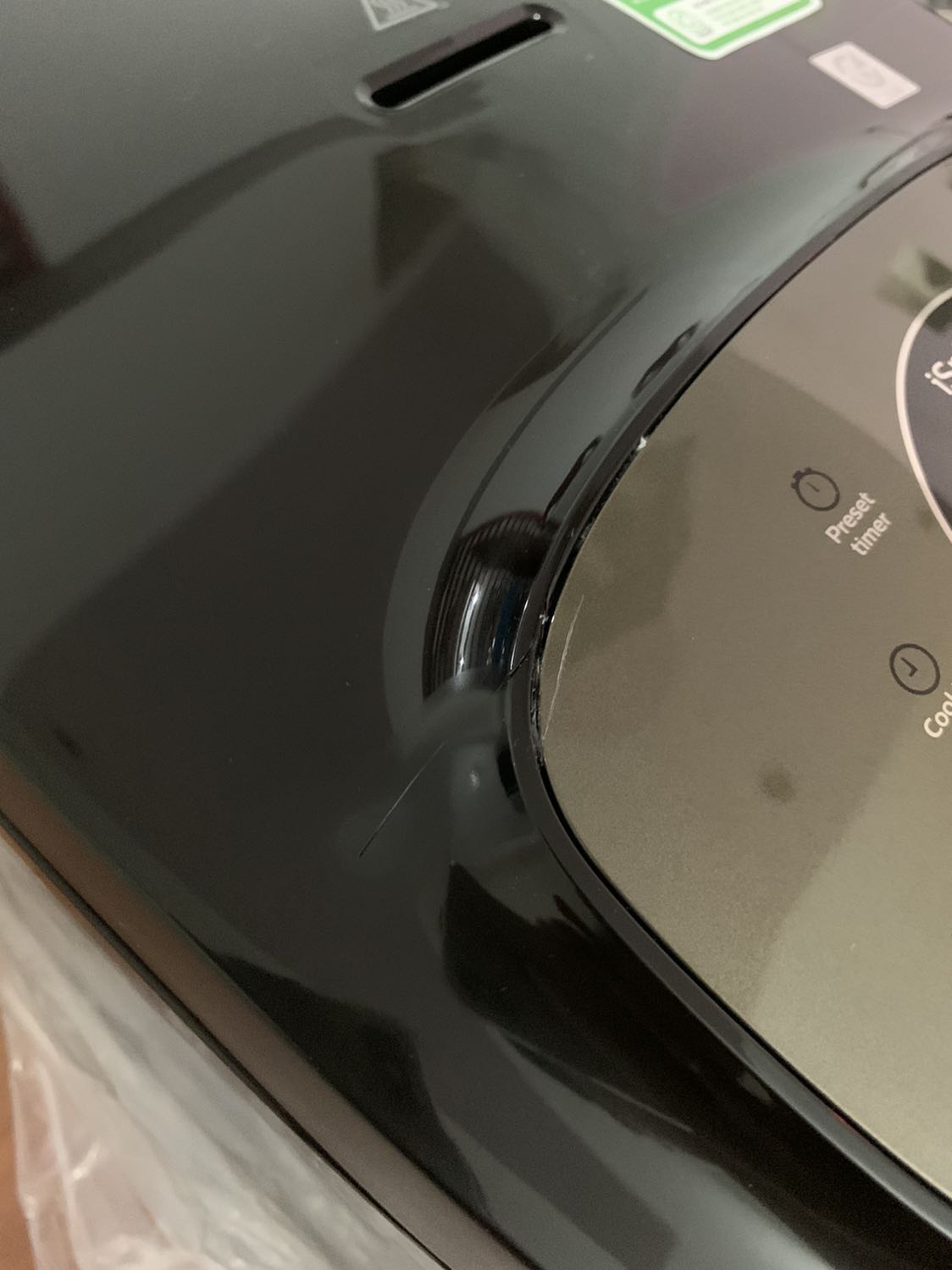 Vừa đặt định tặng Sinh Nhật Mẹ mà mở ra bị nứt ngay nắp. Đã liên hệ CS để thu hồi trong tuần này.

Mua hàng Tiki hơn 3 năm chưa bao giờ bị lỗi hàng hay phải trả hàng