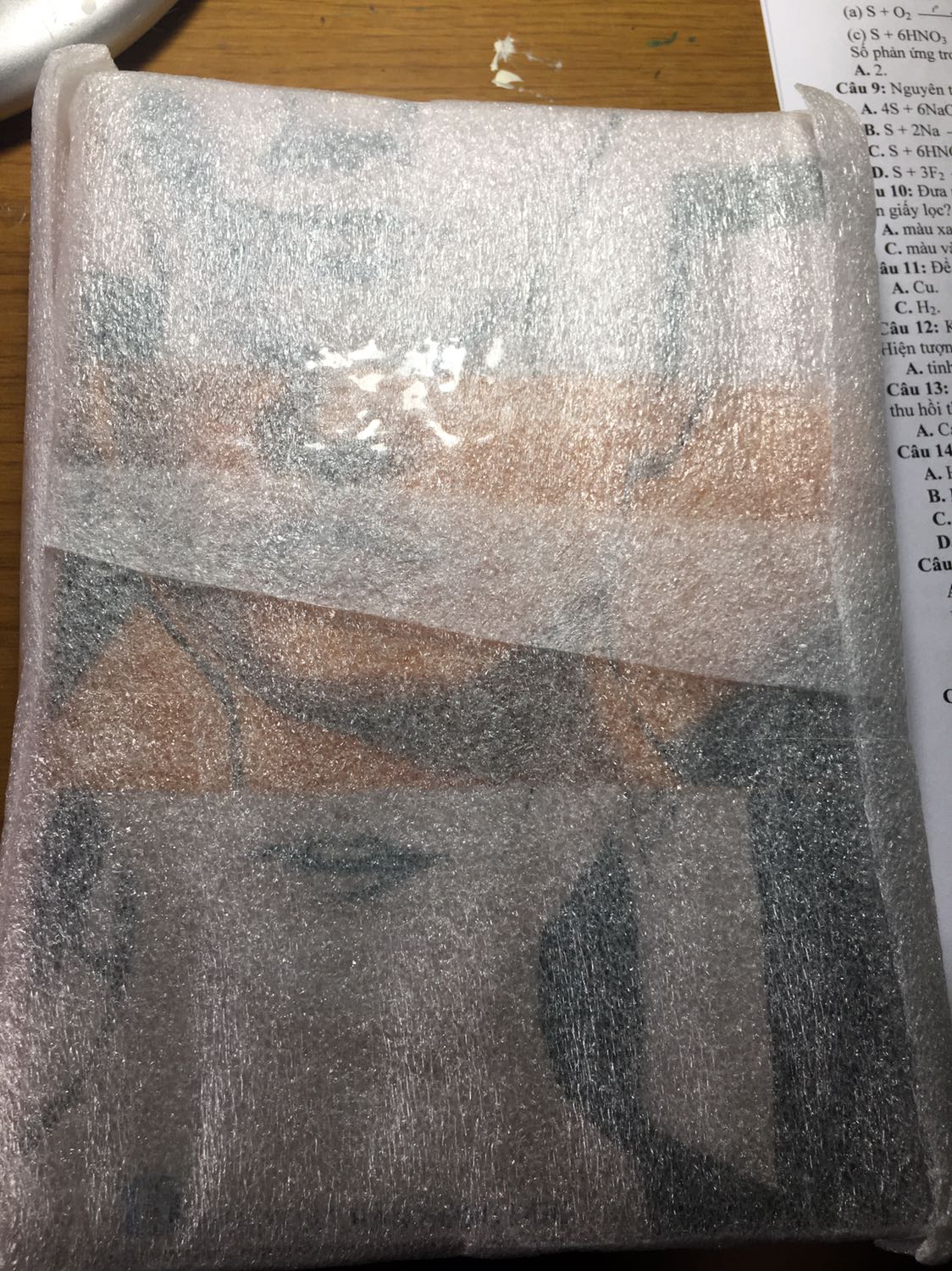 Giao hàng không nhanh lắm, và sách được bọc một lớp bảo vệ Mỏng tang, không có chống sốc, nên góc sách bị móp. Mình không hài lòng lắm nhưng vẫn cho shop 5 sao. Mong lần sau shop cải thiện điều này nhé!