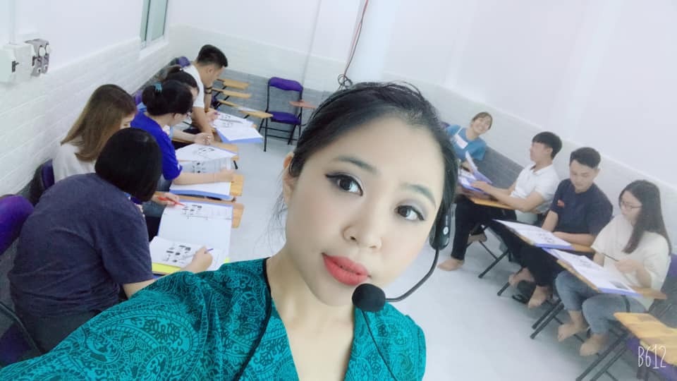 Máy dùng rất tốt, âm thanh rõ, không bị rè. Trước khi mình có dùng 1 máy mua trên taobao nhưng chất lượng tệ quá. Lựa chọn máy mới thấy máy Shidu này,  mức giá vừa phải, chất lượng lại rất ổn. Nếu bạn là giáo viên Tiếng Anh thì nên trang bị một chiếc nha. Vì mỗi ngày phải giảng bài với cường độ cao, thì việc bảo vệ giọng và sức khỏe là điều nên đầu tư.