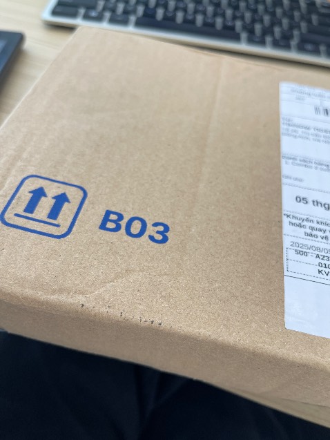 Đóng gói oke cẩn thận. Chưa bóc ra nên mình chưa nhận xét chi tiết cụ thể về sách và nội dung. Trước mắt cho 5 sao ủng hộ