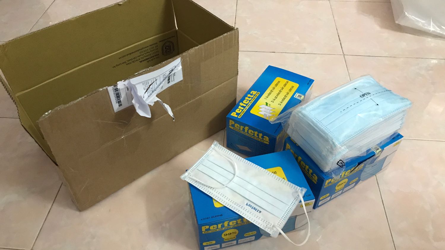 Hàng giả , chất lượng quá kém không chấp nhận được. Mất uy tín và thương hiệu sản phẩm .tem dưới đáy đã tự ý cắt sẵn , không nguyên tem mác . Thật quá thất vọng về sản phẩm