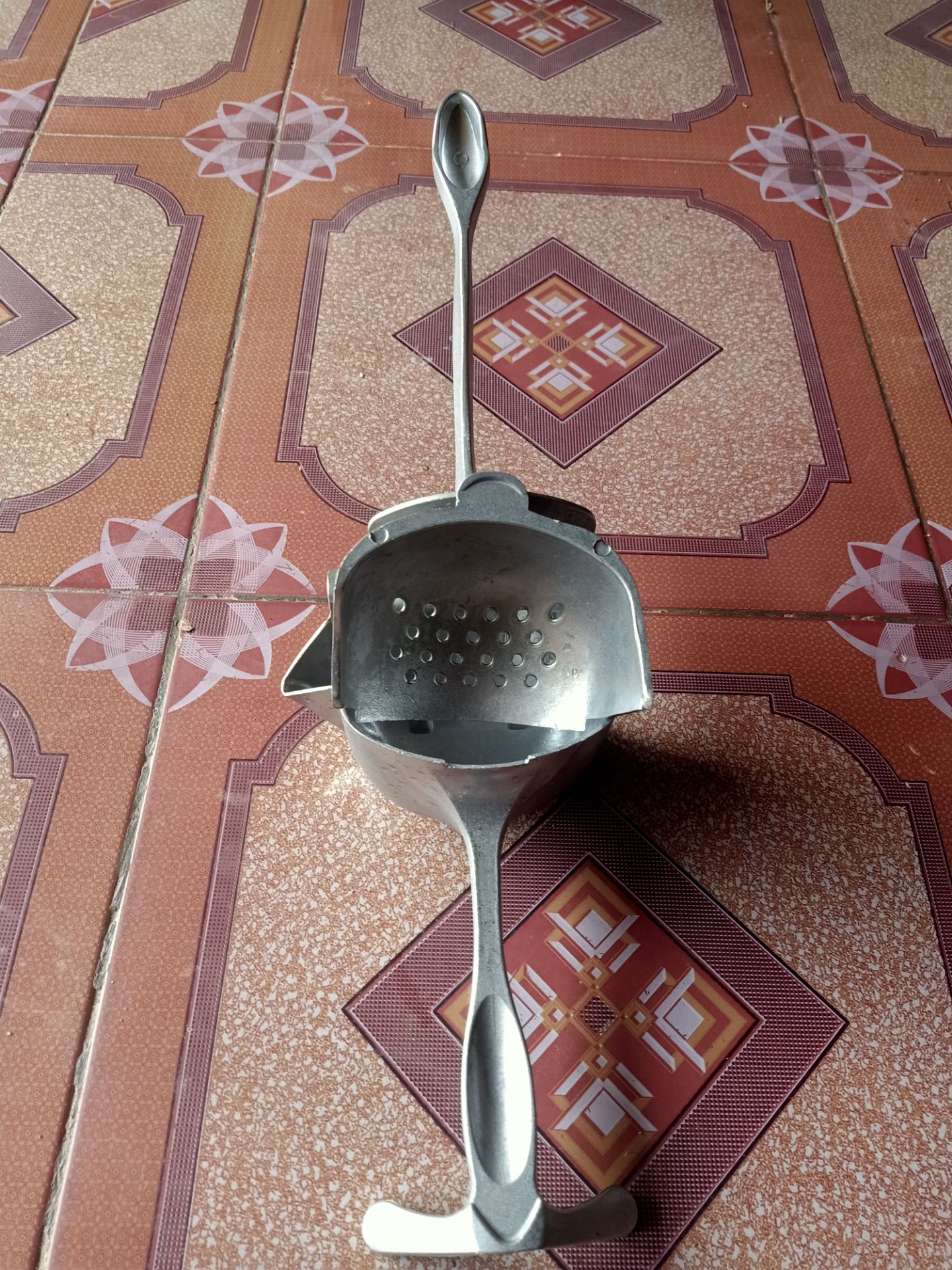 hàng tạm ổn, giao hàng cực nhanh khuyết một vấn đề nho nhỏ, bã bị đẩy lên mặt nắp, Tuy nhiên vẫn cho shop 4*và tiếp tục ủng hộ shop,,,