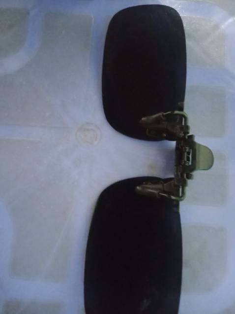 Sản phẩm chỉ giống hình  đeo vào mắt vẫn hơi chói. Tuy nhiên, Tiki giao hàng đúng hẹn. Đề nghị Tiki xem xét hợp tác với các bên như thế này, rất hài lòng về đối tác của các bạn