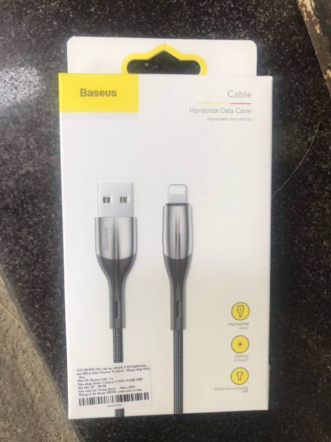 Quá ổn áp so với giá, cáp xin xò, sạc nhanh, mẫu mã không chê vào đâu được. Tiki đóng gói quá cẩn thận.