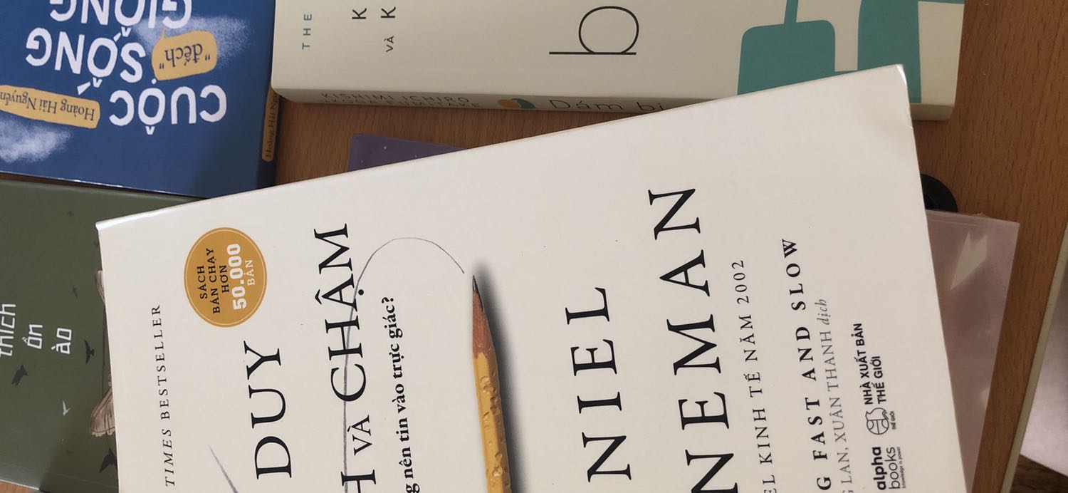 Đề nghị tiki nên xem xét lại các khâu đóng gố hàng và vận chuyển
Mình mua sách mới mà như sách cũ
Vừa nhăn nhó bẩn gáy không chỉ một cuốn mà đến tận 2-3 cuốn trong một đơn hàng(mua 6 cuốn) 
Đề nghị bộ phận cskh của tiki nên xem xét và xử lí
Không chỉ riêng mình mà nhiều người cũng nói tiki ngày làm ăn càng tệ
Đóng góp chân thật thì có bao giờ duyệt