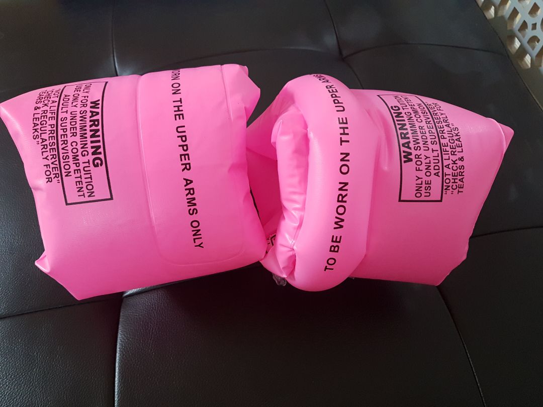 Ổn với giá tiền, nhưng bị lỗi ở khâu bơm lên thì 2 bên không giống nhau, bên có viền bên không