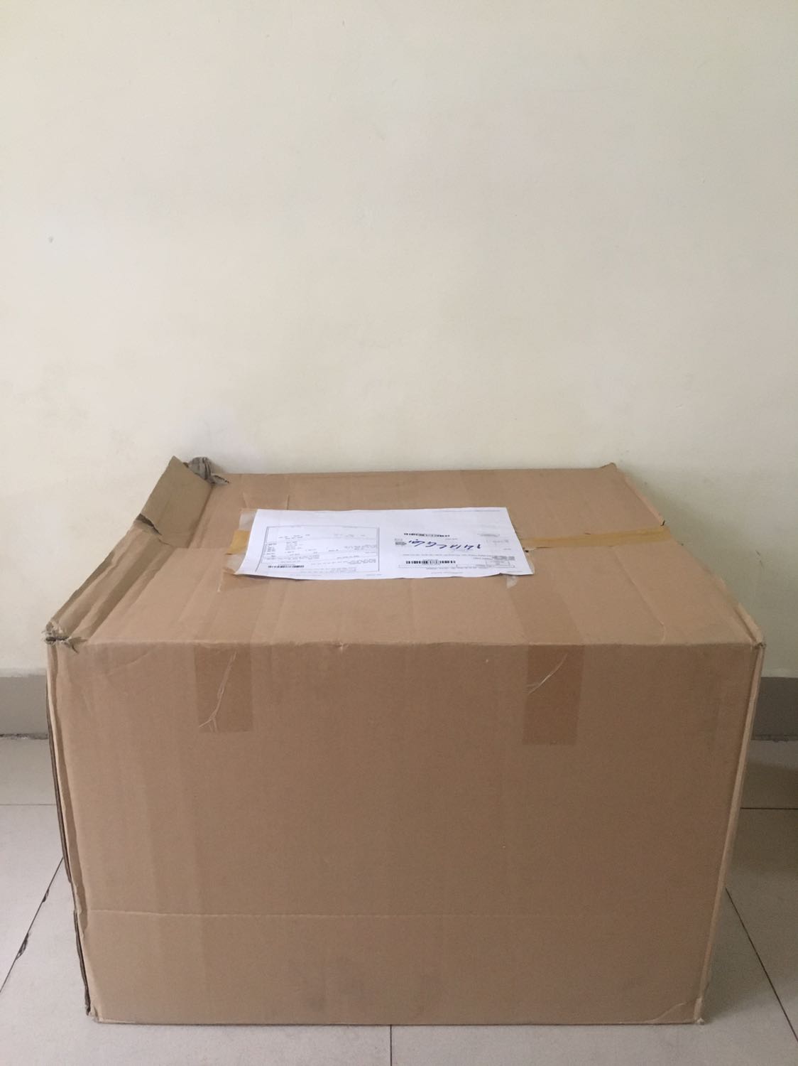 Giao hàng nhanh. Shipper lịch sự. Hàng được đóng gói cẩn thận. Giấy xài tốt. Đã mua 10 cuộn. Bây giờ mua thêm 20 cuộn nữa để tặng.