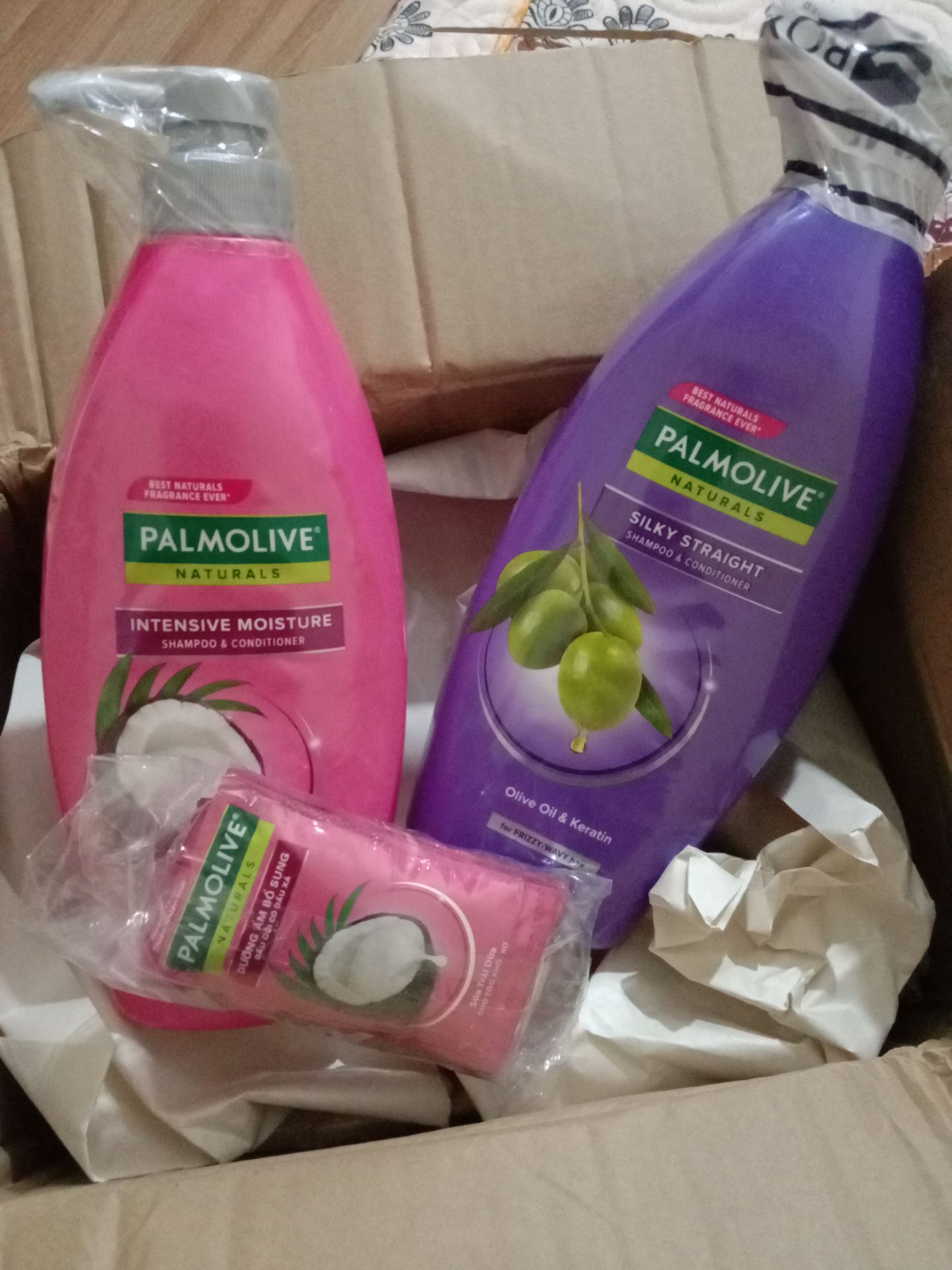 Giá hợp lí mà chai siêu to luôn nhaa mọi người. Quá ưng luôn ạ. Nếu dùng hợp với tóc thì sẽ đặt tiếp ạ. Mong là phù hợp với tóc.