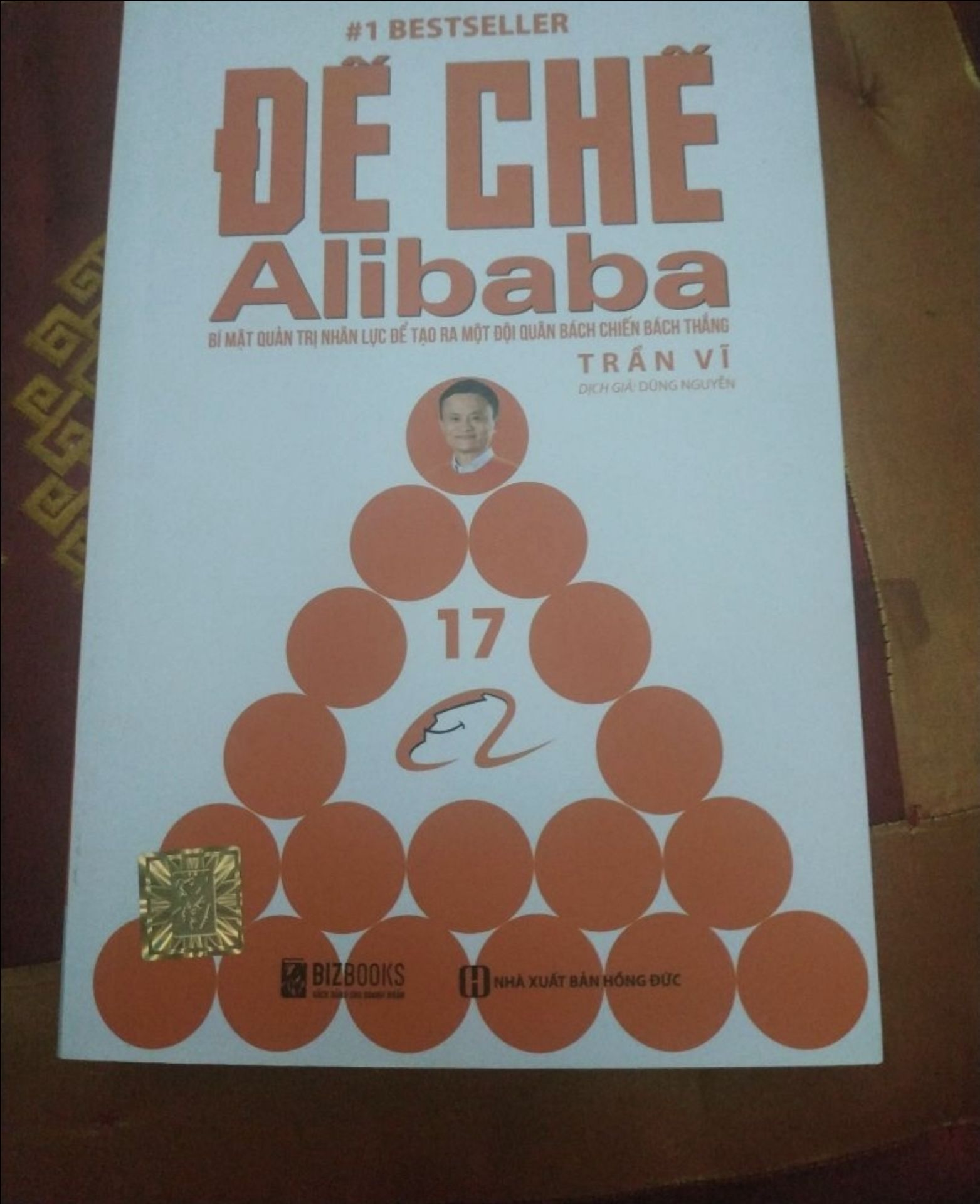 1 Tỷ phú tự thân đáng trân trọng. Dù có những lùm xum gần đây hi vọng ông có thể lèo lái tập đoàn vượt qua