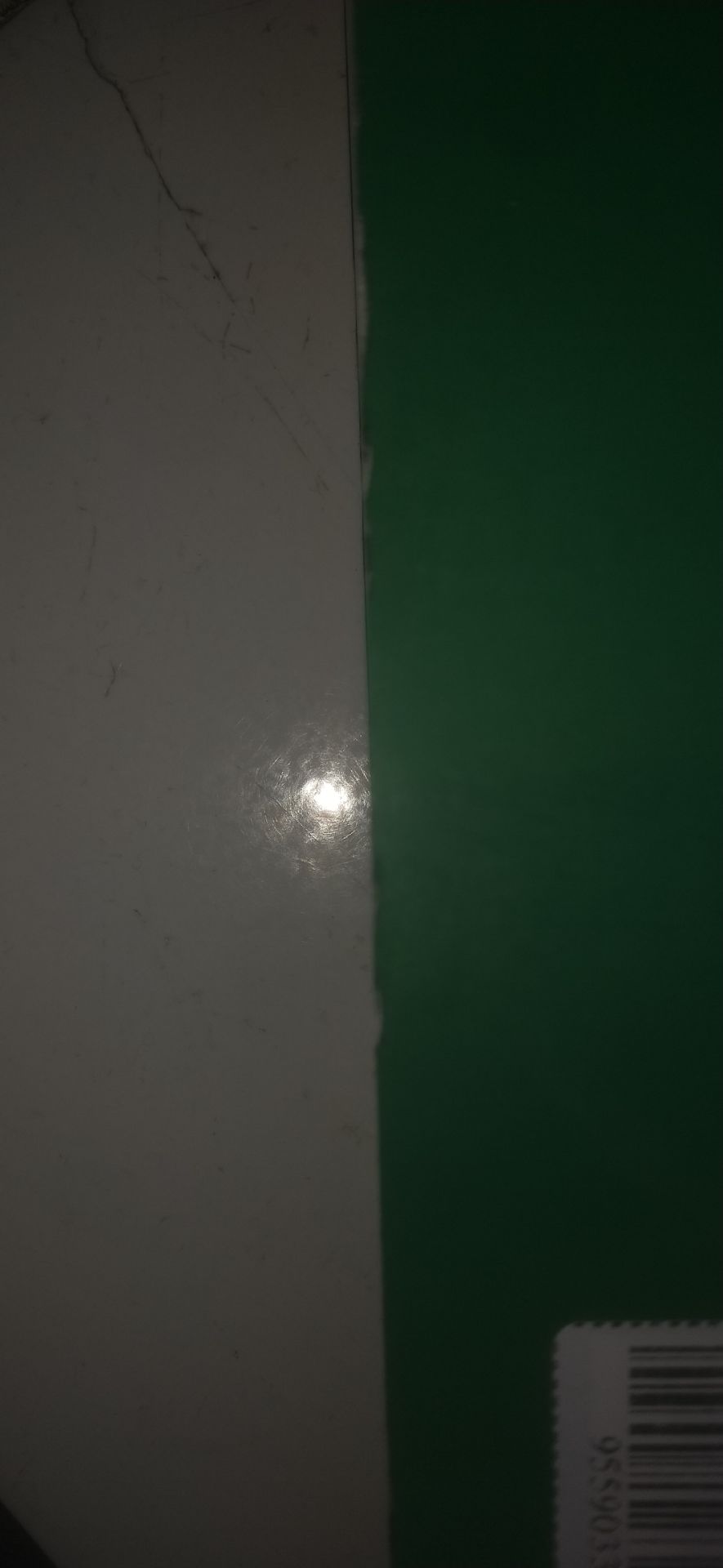 sách cô Trang Anh được recommend rất nhiều rồi nên về chất lượng thì không bàn tới nha , mình thấy đã có rất nhiều đánh giá về việc đóng gói của shop , nhưng cho đến sáng nay mình nhận được sách thì mình thấy chất lượng đóng gói thật sự rất tệ ! tuy là một số tiền không lớn để mua sách nhưng đối với một người yêu sách và quý sách như mình thì việc sách mình bỏ tiền ra mua mà chưa được mình sd ngày nào lại bị hư sách , như trong hình các bạn đã thấy là sách bị nhăn và móp méo ở góc của gáy sách , phần viền bị tróc rất nhiều , ( các bạn xem hình để biết chất lượng rìa sách nhé ) mong người bán có thể khắc phục lại những lỗi sau để sách đến tay người dùng được chất lượng tuyệt đối nhất nha , shipper thân thiện , giao hàng nhiệt tình , nội dung sách chất lượng , còn được tặng quà kèm nữa nha