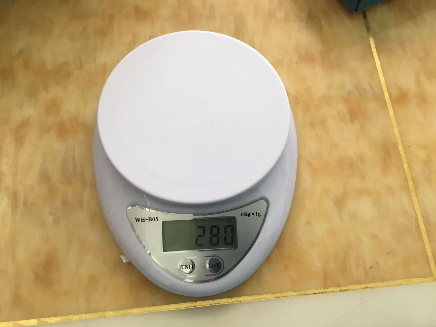 Mặt cân chưa cân gì mà liên tục nhảy số ko dừng. Mới nhận hàng là bị luôn Mặt cân chưa cân gì mà liên tục nhảy số ko dừng. Mới nhận hàng là bị luôn