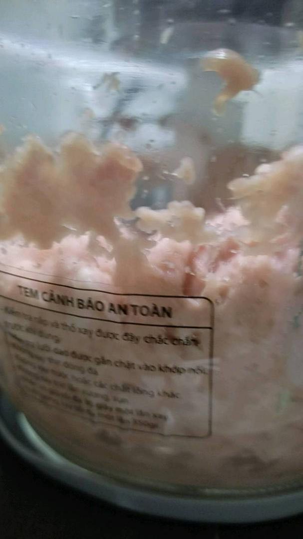 Mới mua cái bàn là của shop, thấy uy tín nên mua thêm máy xay thịt này! Nhận hàng về thích quá luôn shop ơi! Chính hãng lock&lock mà bán rẻ hơn các shop khác khá nhiều. Máy xay quá ok luôn, xay nhanh, nhuyễn, hình thức bắt mắt! Quan trọng giá rẻ so với thị trường chung! Cho shop 5 sao