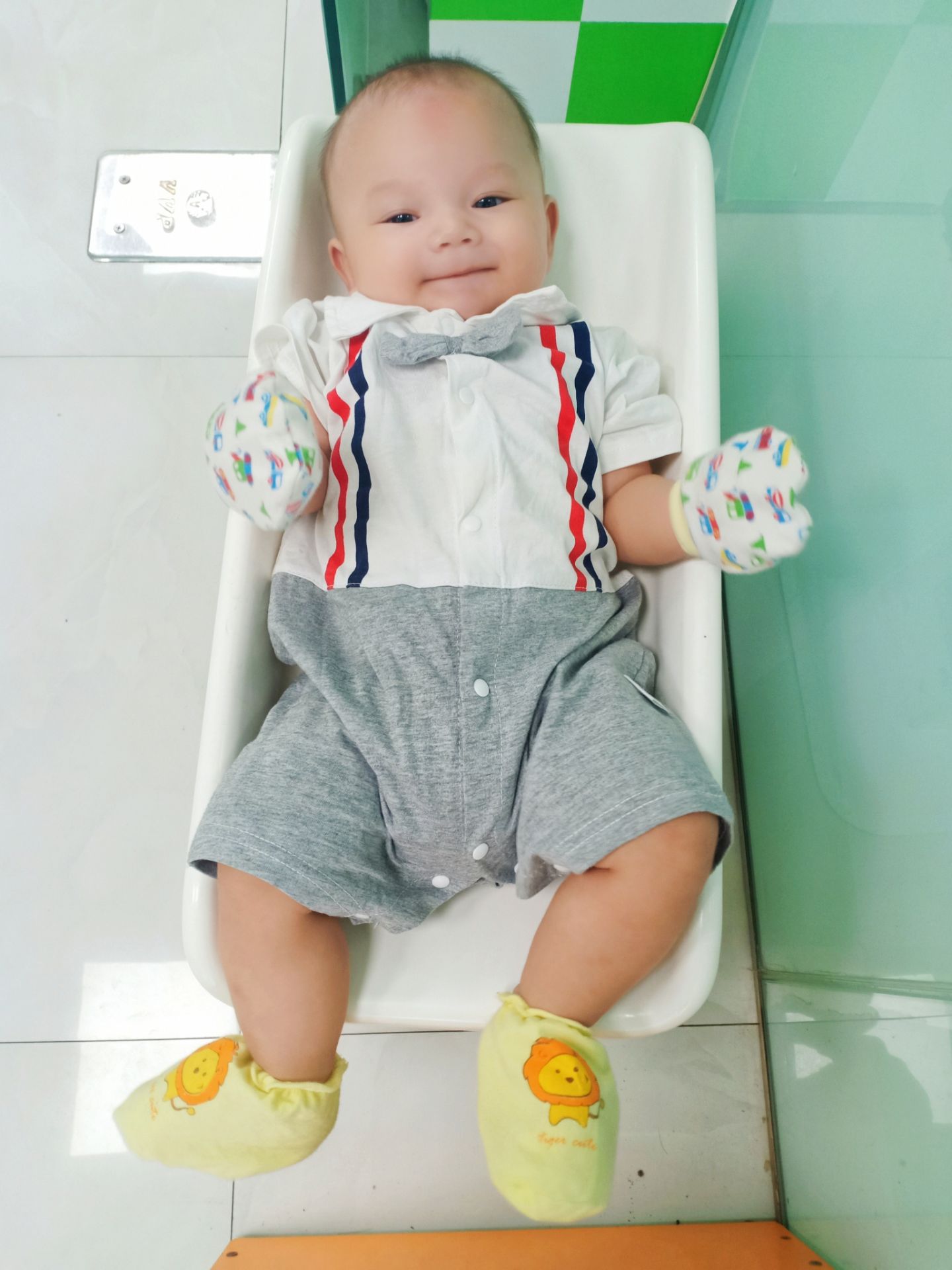 kiểu dáng hợp với bé, vải mềm, thấm mồ hôi và không ra màu.