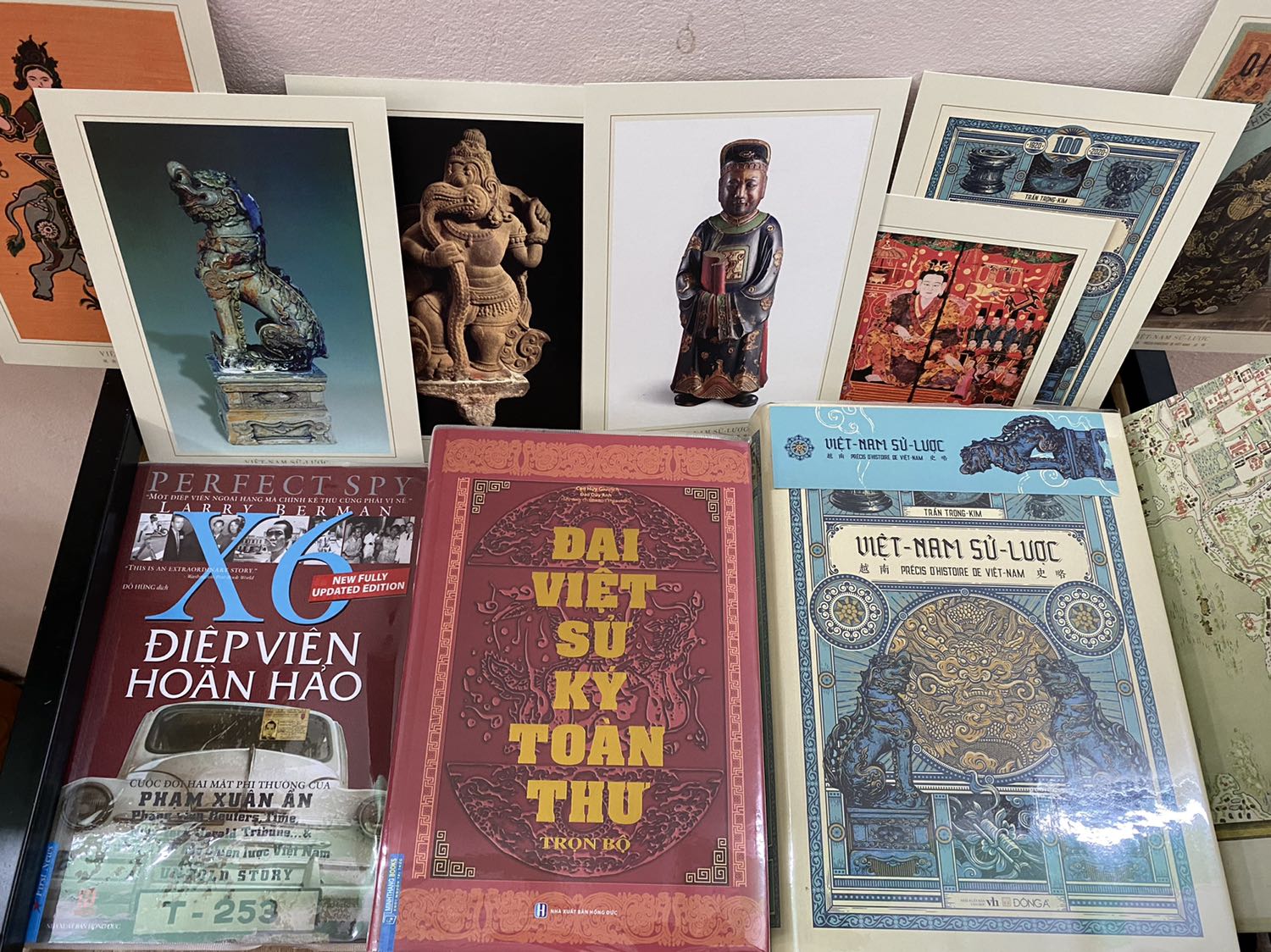 Tiki giao hàng nhanh vừa chiều hôm qua đặt sáng nay đã có hàng, hàng đóng gói cẩn thận, bookmark xịn, sách đẹp. Triệu like cho tiki ❤️❤️❤️ sẽ luôn luôn ủng hộ tiki ???