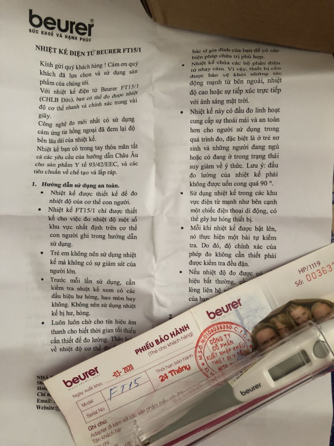 Sản phẩm nhẹ, đầu đo mềm nên rất dễ chịu. Đo nhanh, thao tác đơn giản phù hợp sử dụng trong gia đình. Có giấy bảo hành và bản hướng dẫn bằng tiếng việt (bên cạnh tờ tiếng đức) chứ nhiều sp nước ngoài không có hướng dẫn kèm theo bằng tiếng việt rất khó sử dụng