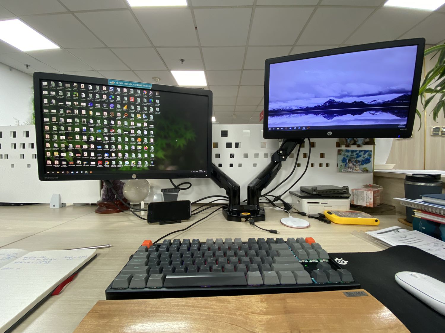 Gọn gàng đẹp mắt, tưởng chướng nhưng điều chỉnh linh hoạt được. Đồng nghiệp cũng sang ngó nghiêng