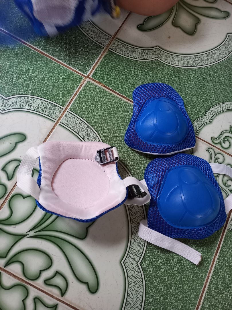 Sản phẩm không như mong đợi. Như đồ chơi trẻ em 
Nhựa mũ mỏng lét lẹt