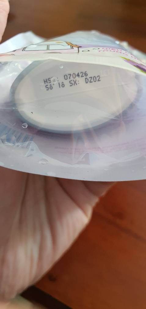 Chất lượng sản phẩm tạm được. Không bằng loại tôi mua bên ngoài. 
Cách đóng gói của Tiki không đúng quy chuẩn, cần phải cải thiện lại. Khi tới nơi hộp đóng bị xẹp lép. Tôi cứ tưởng Tiki Trading gửi cho tôi cái hộp dẹp bánh không.