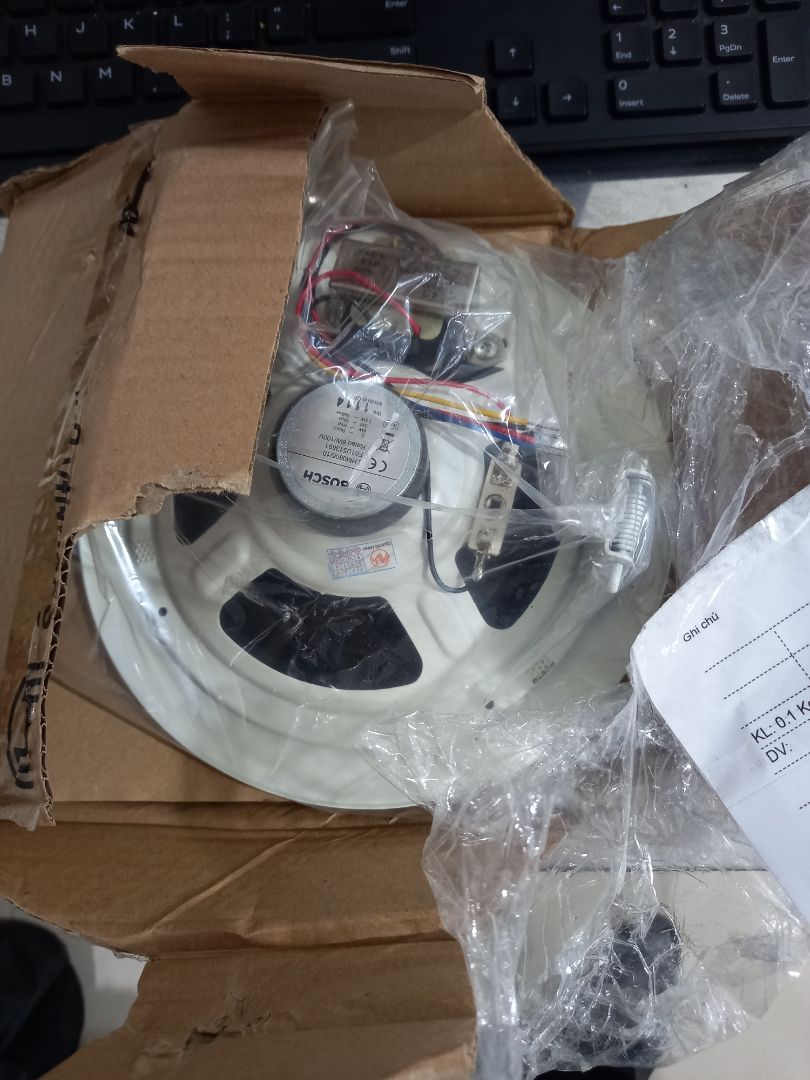 Thấy Shop có uy tín. Nhà có sự kiện cần cái micro. đã thanh toán mà shop gửi cái loa. Thất Vọng.